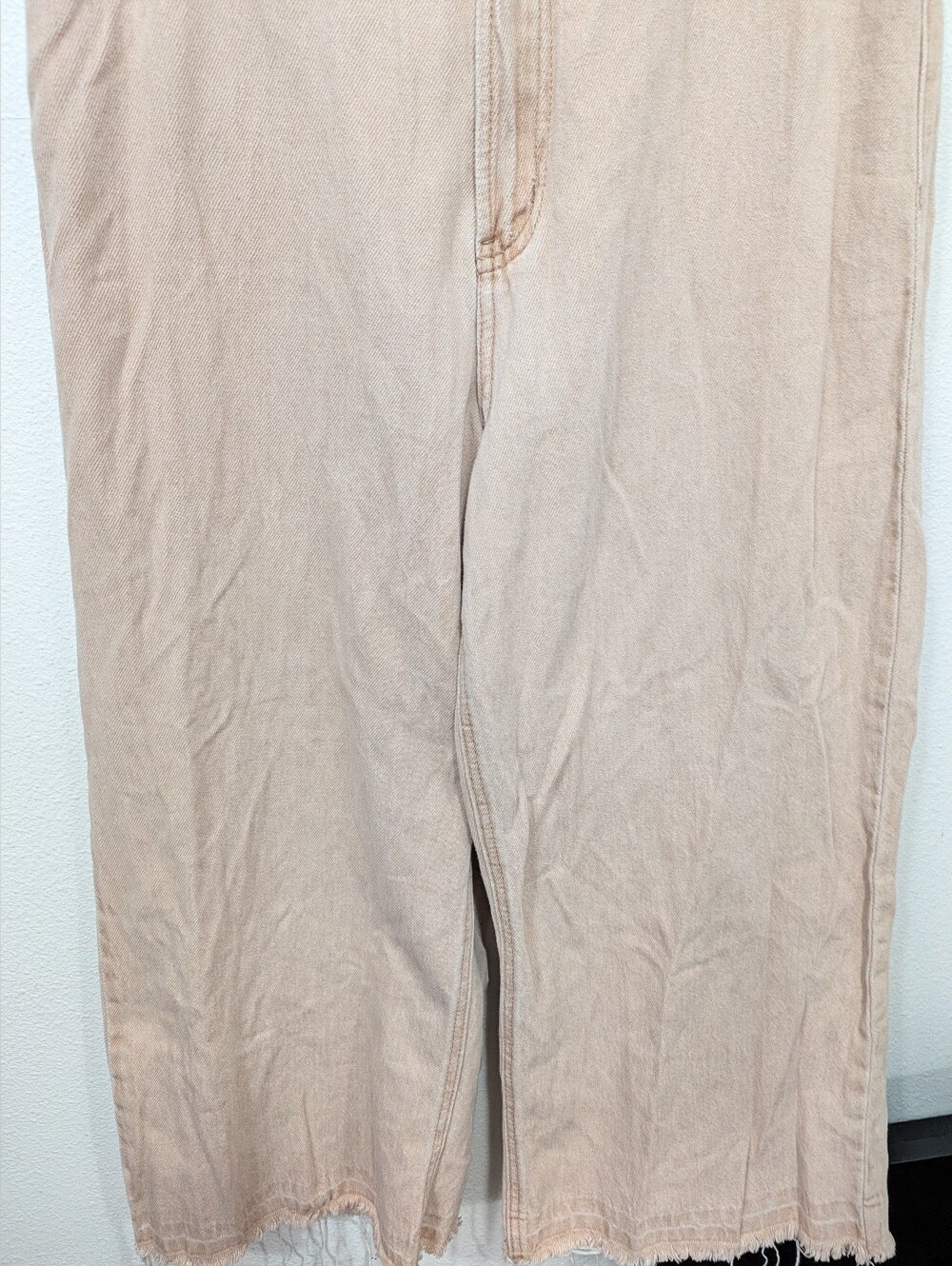 Sincerly Jules Soft Pink Cropped Wide-Leg Frayed Hem Jeans - Picture 2 of 10